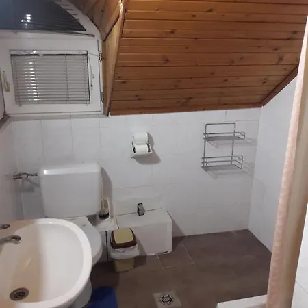 Centrum Panzio Lelle Bed & Breakfast