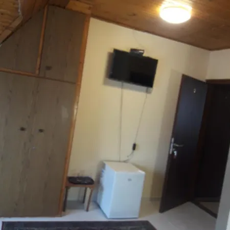Centrum Panzio Lelle Bed & Breakfast